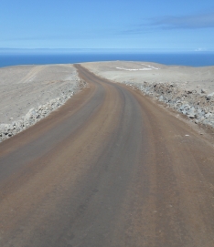 Eurofinsa construyendo futuro. Camino vecinal entre Quilca y El Alto en Camaná.P