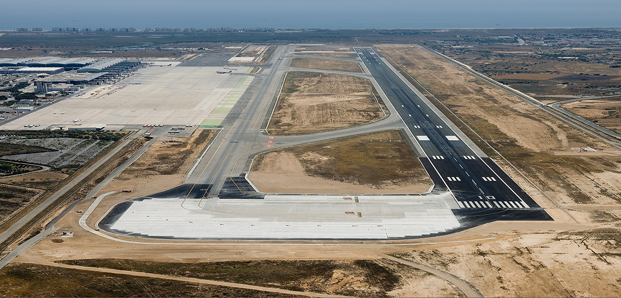 Eurofinsa construyendo futuro-Aeropuerto de Alicante, zona de espera aeronaves.E