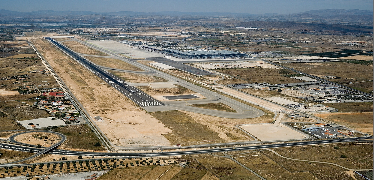 Eurofinsa construyendo futuro-Aeropuerto de Alicante, zona de espera aeronaves.E
