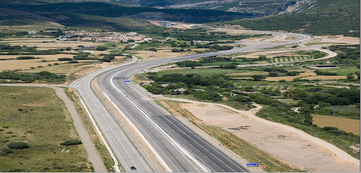 Eurofinsa construyendo futuro. Tramo de carretera Nueno-Congosto (túnel).Autoví
