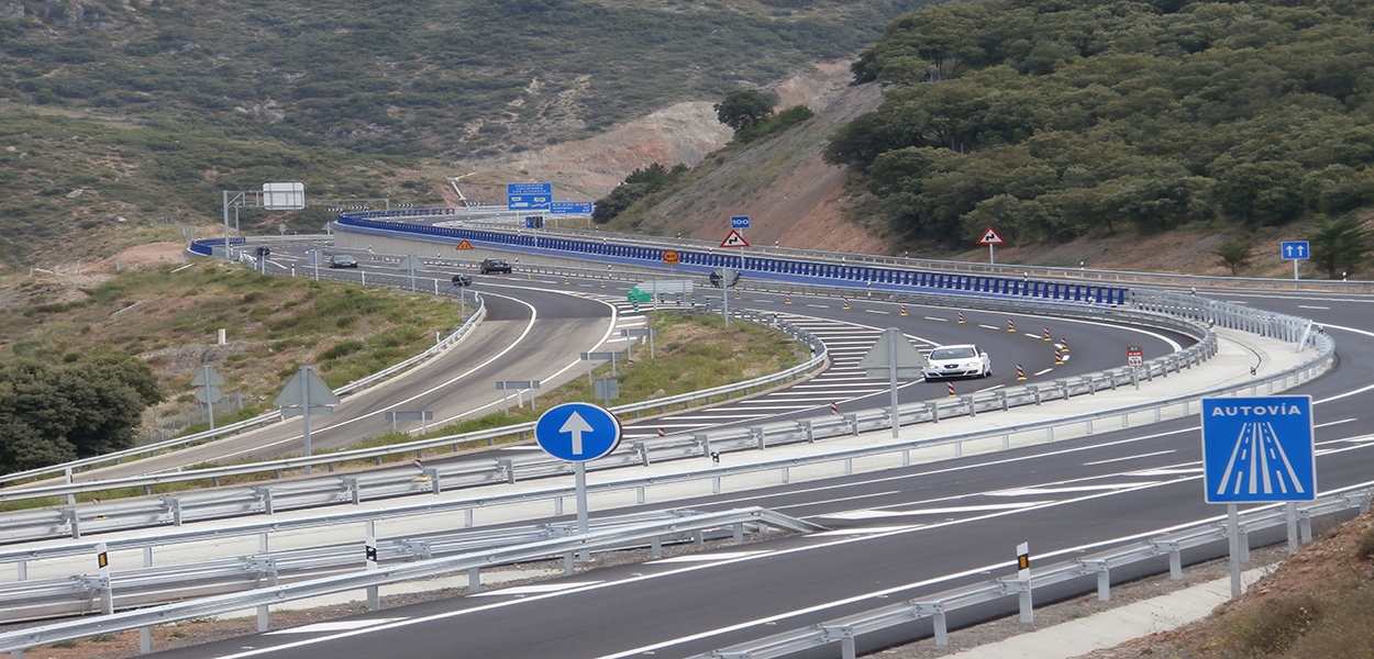 Eurofinsa construyendo futuro. Tramo de carretera  Nueno-Congosto (túnel).Autoví