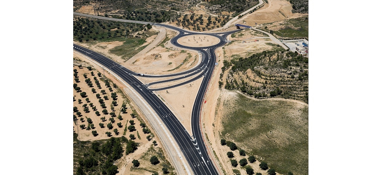Eurofinsa construyendo futuro.Carretera variante de Alcañiz,Badajoz.España