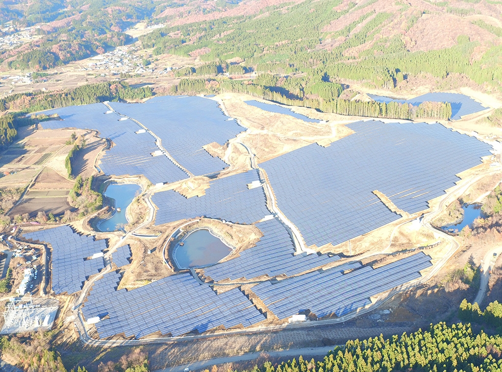 PARQUE SOLAR EN TAKAYAMA, (GUNMA)